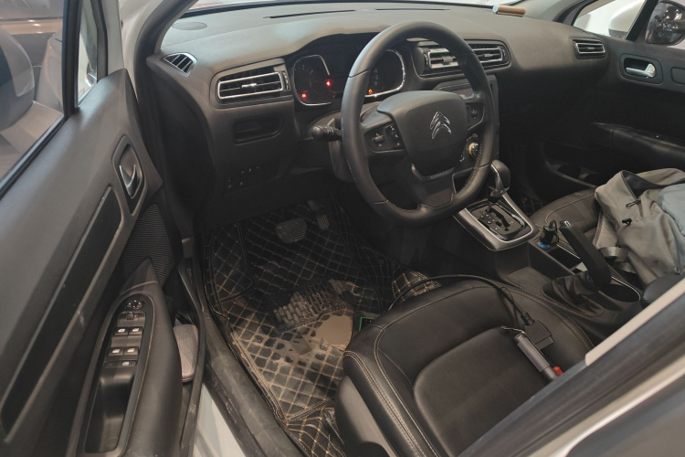 雪铁龙 C4世嘉 2018款 1.6L 自动豪华型中控内饰7003