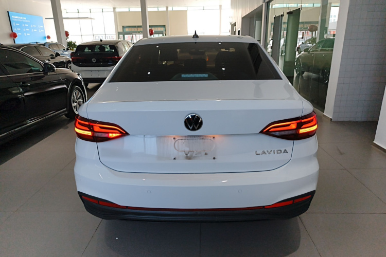 大众 朗逸 2023款 改款 1.5L 自动得逸版车身外观6