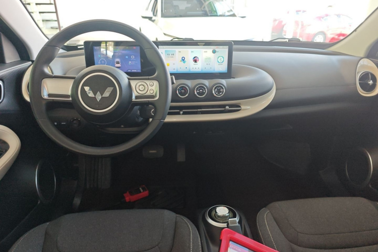 五菱汽车 五菱缤果 2023款 333km 快享款中控内饰7002