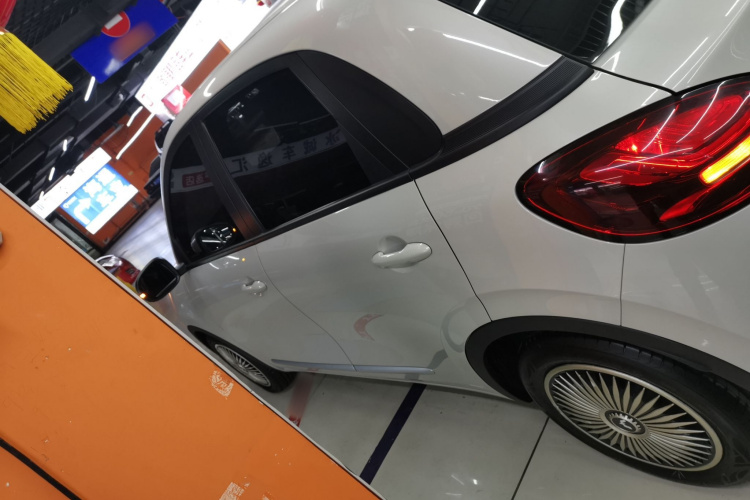 五菱汽车 五菱缤果 2023款 203km 轻享款车身外观4