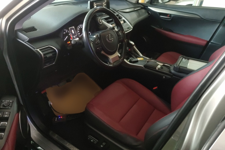 雷克萨斯NX 2020款 200 前驱 锋逸版 国VI中控内饰20