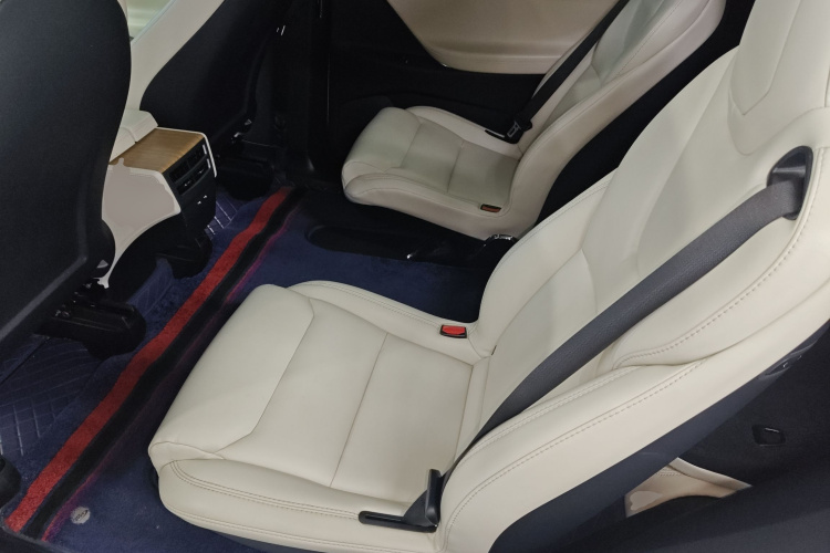 特斯拉 Model X 2019款 长续航版中控内饰21