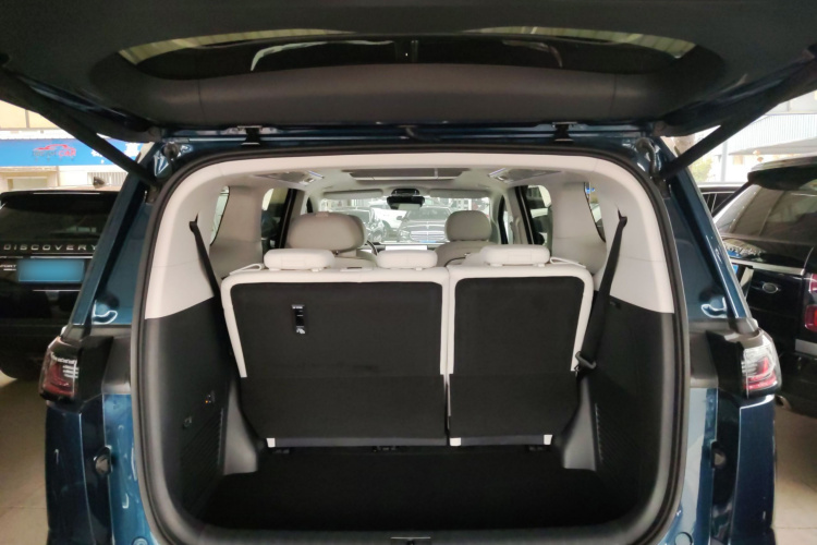 岚图汽车 岚图梦想家 2025款 PHEV 四驱旗舰乾崑版机舱底盘23