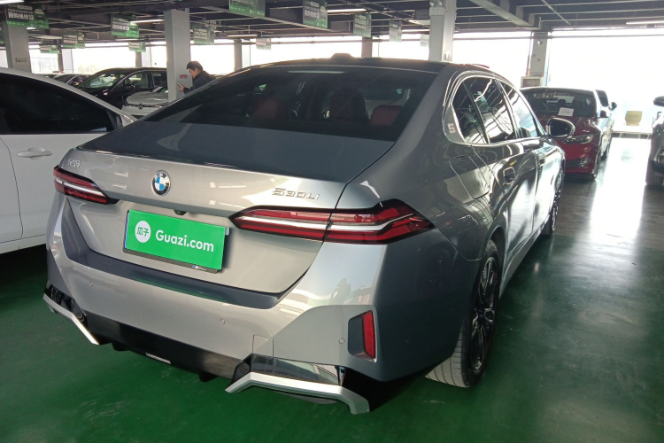 宝马5系 2024款 530Li 领先型 M运动套装车身外观6005