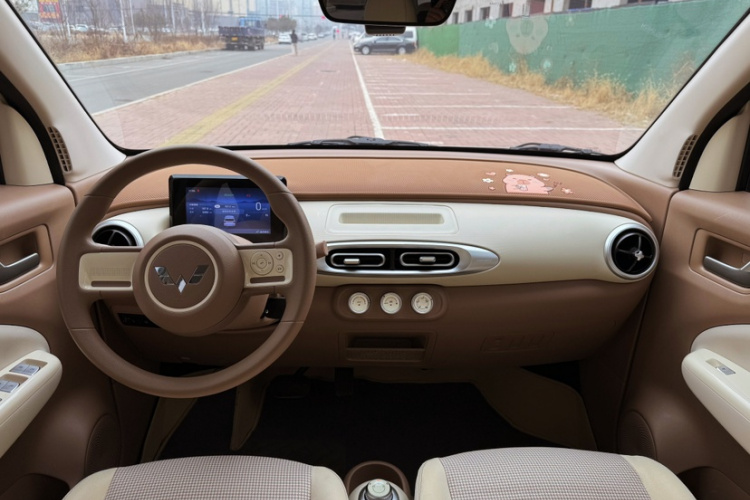 五菱汽车 宏光MINIEV 2025款 四门版 进阶款中控内饰7005