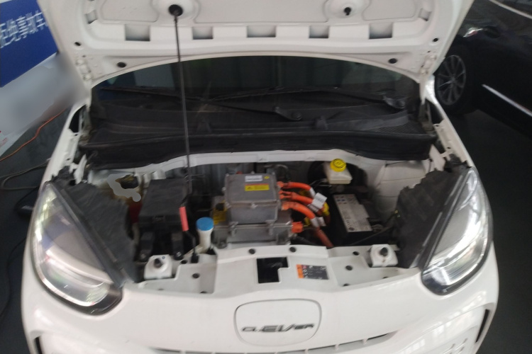 荣威 科莱威CLEVER 2021款 302km卓越版机舱底盘24