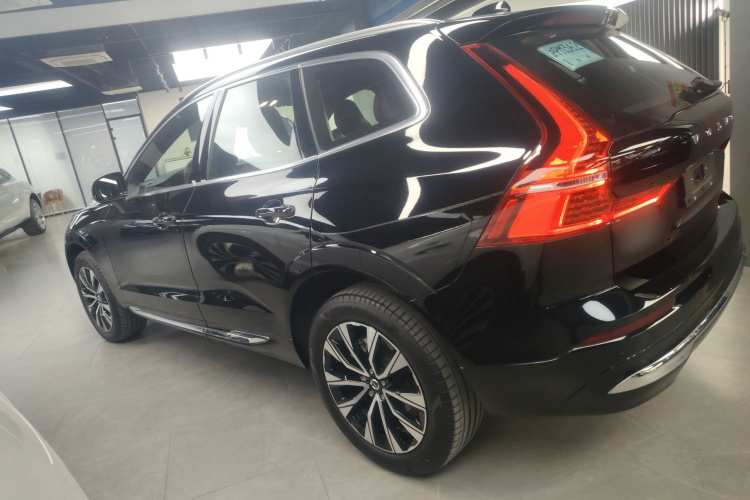 沃尔沃XC60 2024款 B5 四驱智远豪华版车身外观4