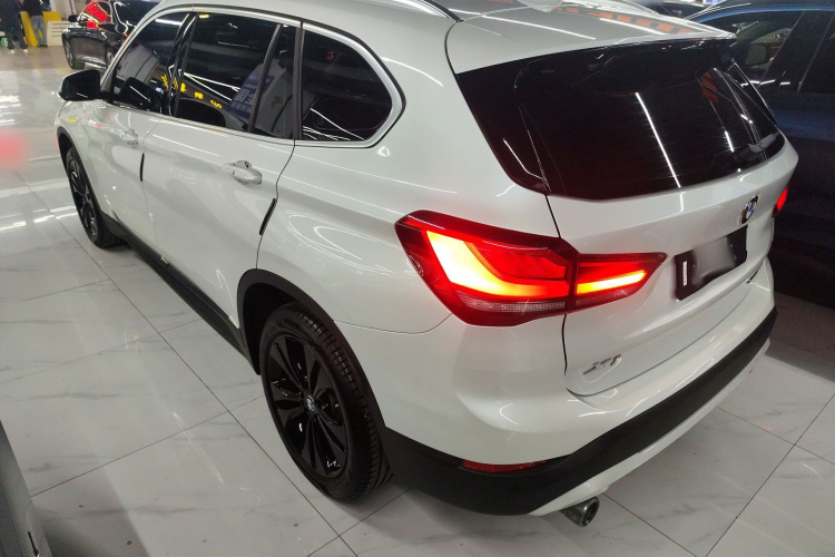 宝马X1 2020款 sDrive20Li 时尚型车身外观6003