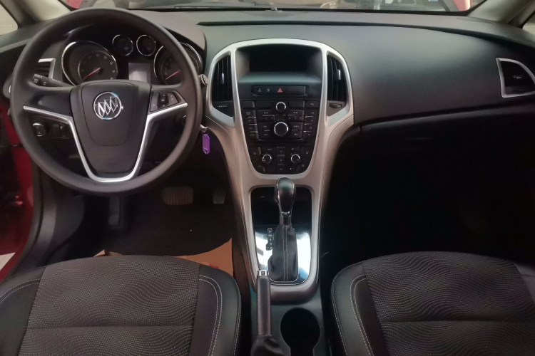 别克 英朗 2014款 XT 1.6L 自动时尚版中控内饰12