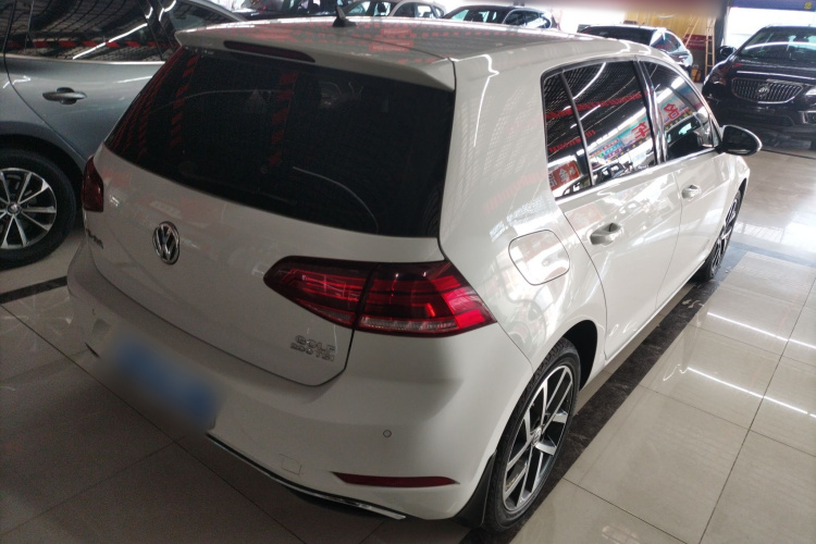 大众 高尔夫 2020款 挚爱版 200TSI DSG舒适型进取版车身外观7