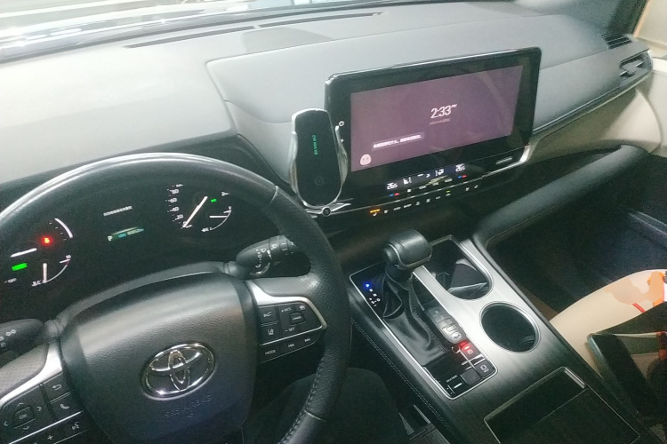 丰田 赛那SIENNA 2023款 2.5L混动 尊贵版中控内饰7002