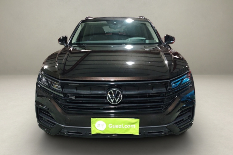 大众 途锐 2022款 3.0TSI 锐享版 曜黑运动套装车身外观2