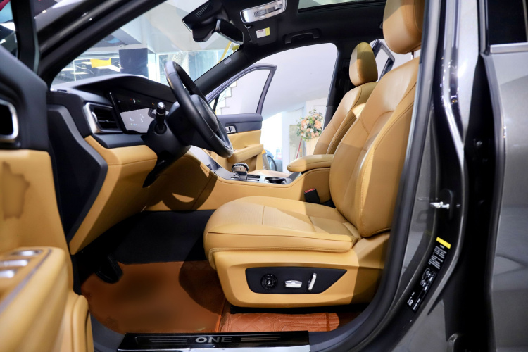 理想汽车 理想ONE 2021款 增程6座版局部细节19