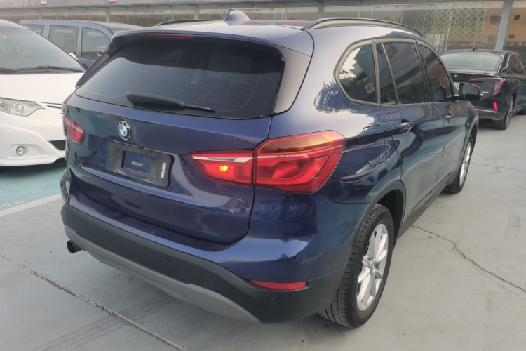 宝马X1 2019款 sDrive18Li 时尚型车身外观7