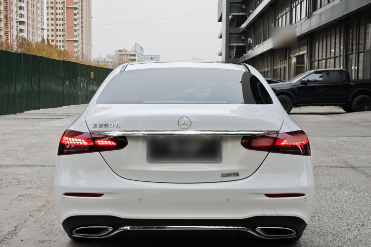 奔驰E级 2023款 改款 E 260 L 运动型车身外观6005
