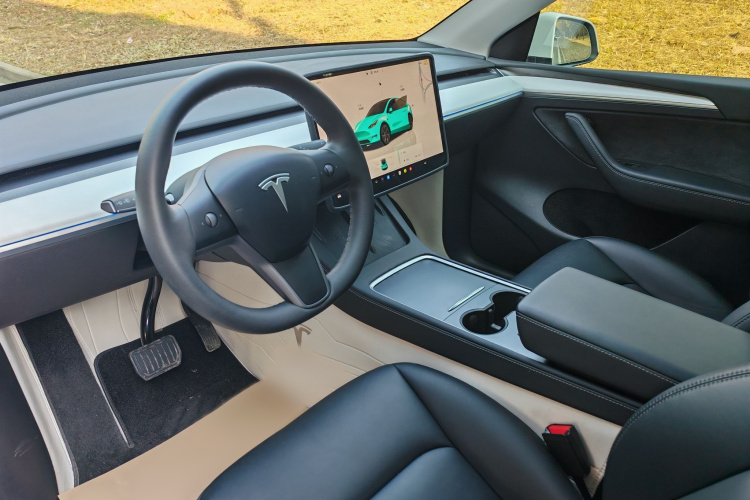 特斯拉 Model Y 2024款 后轮驱动版中控内饰7002