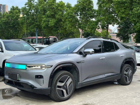 长安启源E07 2025款 纯电 四驱 90kWh Ultra高性能版