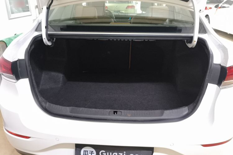 别克 英朗 2019款 18T 自动互联旗舰型 国V机舱底盘23