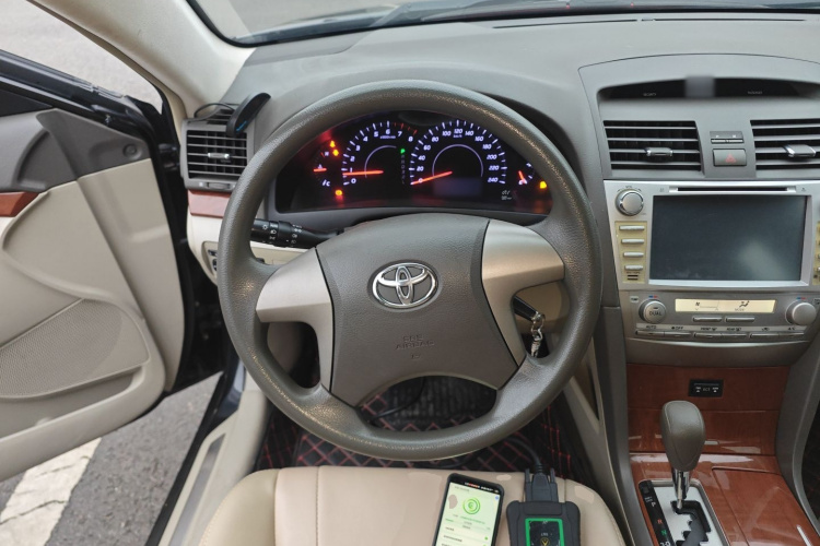 丰田 凯美瑞 2013款 200E 经典精英版中控内饰13