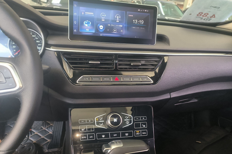 红旗H5 2018款 30TD 智联韵动版局部细节16