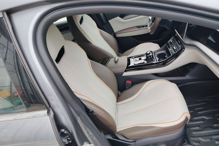 比亚迪 秦PLUS 2023款 冠军版 DM-i 120KM卓越型局部细节41