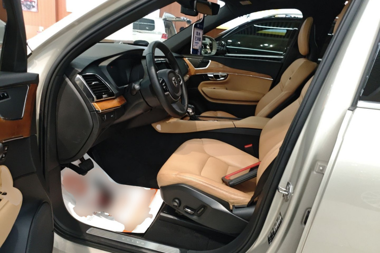 沃尔沃XC90 2018款 T6 智逸版 7座中控内饰19