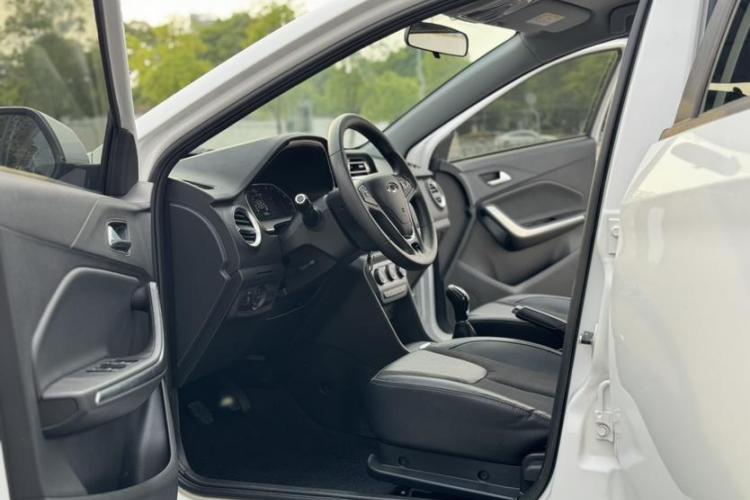 奇瑞 瑞虎3X 2020款 质享版 1.5L 手动豪华版中控内饰7005