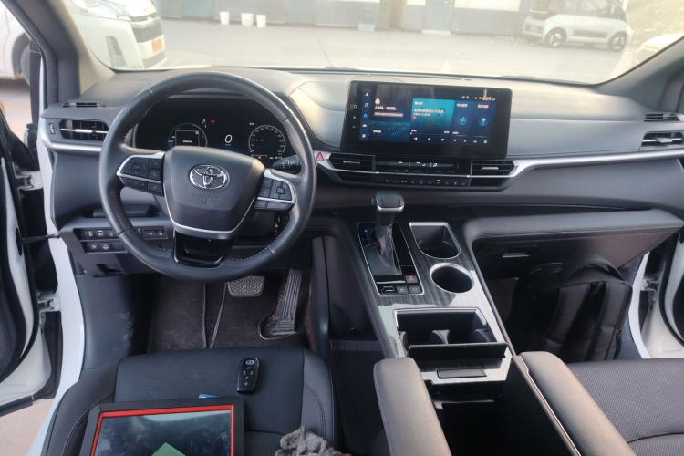 丰田 赛那SIENNA 2021款 2.5L混动 至尊版中控内饰12