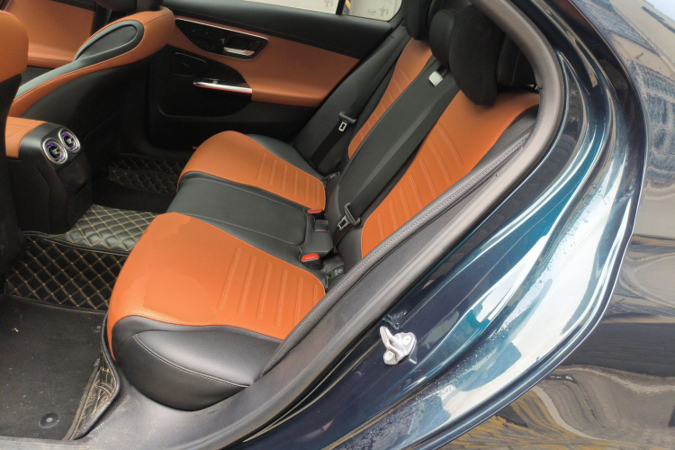 奔驰C级 2022款 改款 C 260 L 运动版中控内饰21