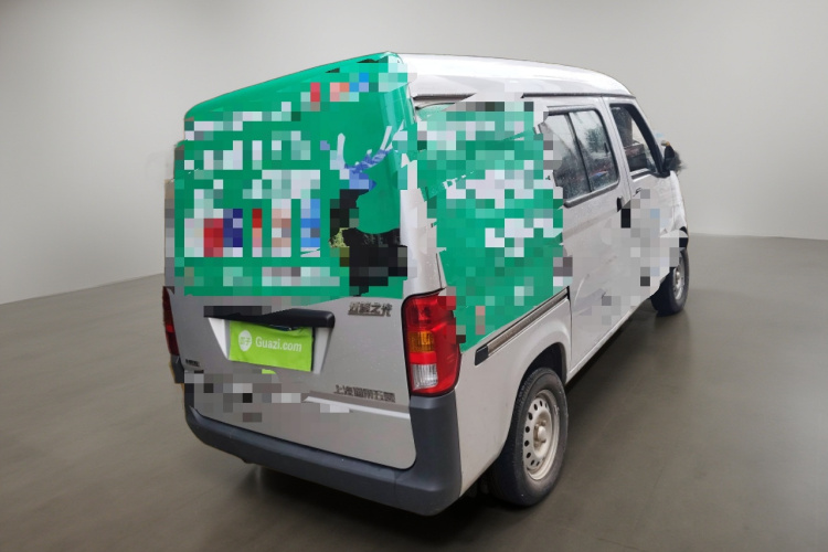 五菱汽车 五菱之光 2023款 1.5L 实用型 5/7座车身外观7