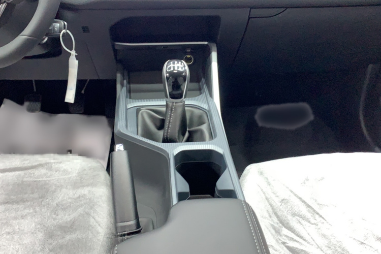 吉利汽车 帝豪 2026款 第4代 400万纪念款 1.5L 手动超越型局部细节18