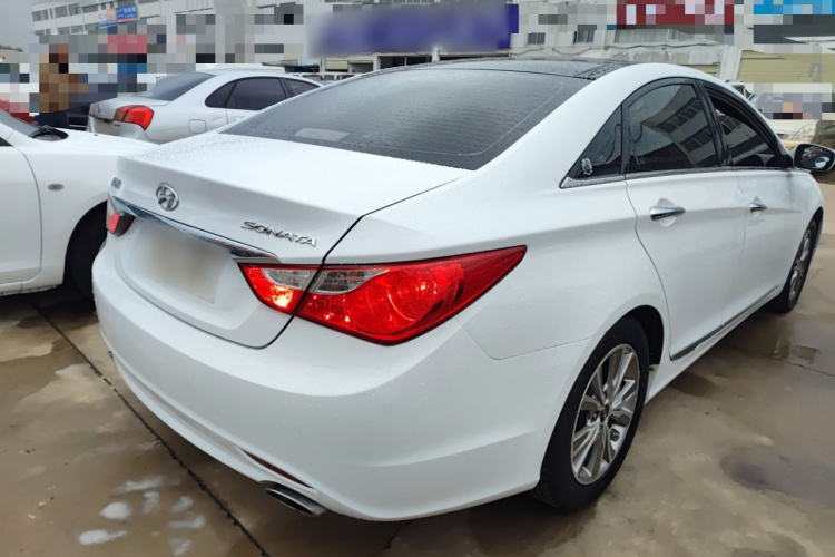 现代 索纳塔 2014款 2.0L 自动豪华版车身外观7