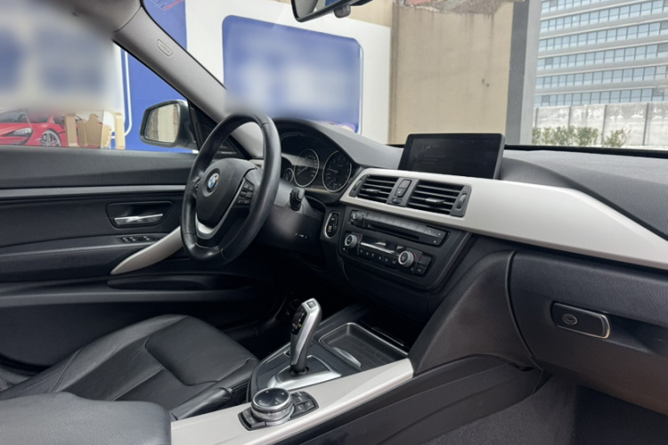 宝马3系GT 2014款 320i 领先型车身外观6010