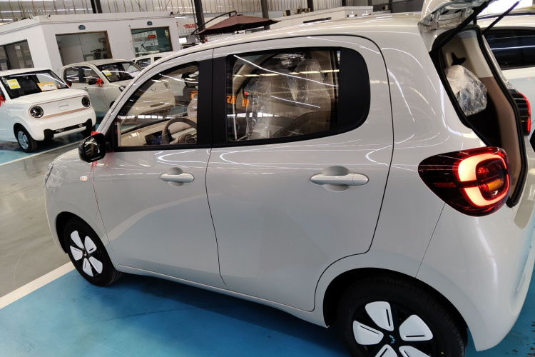 五菱汽车 宏光MINIEV 2025款 四门版 进阶款车身外观4