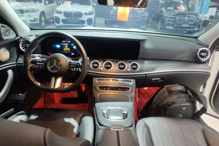 奔驰E级(进口) 2023款 E 260 时尚型运动版中控内饰12