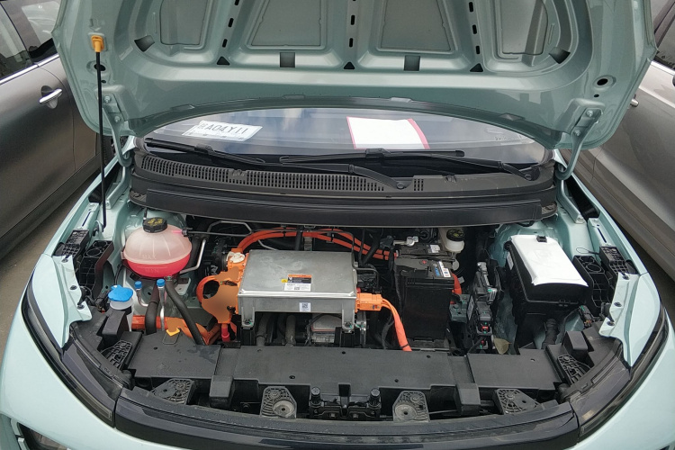 吉利几何E萤火虫 2024款 301km 星光机舱底盘24