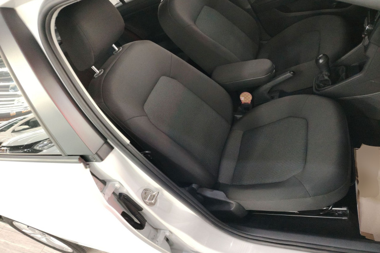 大众 捷达 2019款 梦想版 1.4L 手动时尚型局部细节41