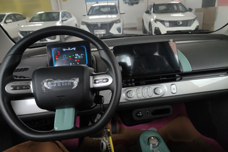 长安启源 长安Lumin 2023款 205km 香沁款中控内饰7003