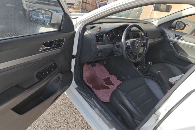 大众 朗逸 2017款 1.6L 手动舒适版中控内饰20