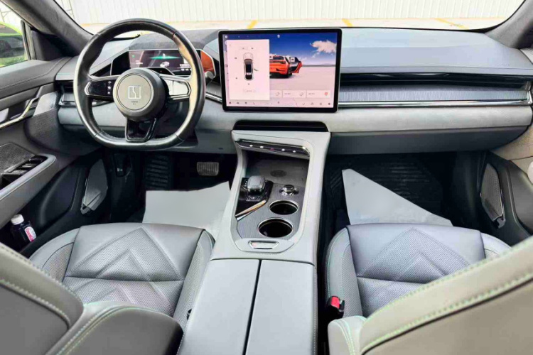 极氪001 2023款 WE版 86kWh中控内饰7003