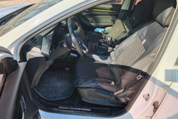 荣威i5 2021款 1.5L 手动铂金版中控内饰19