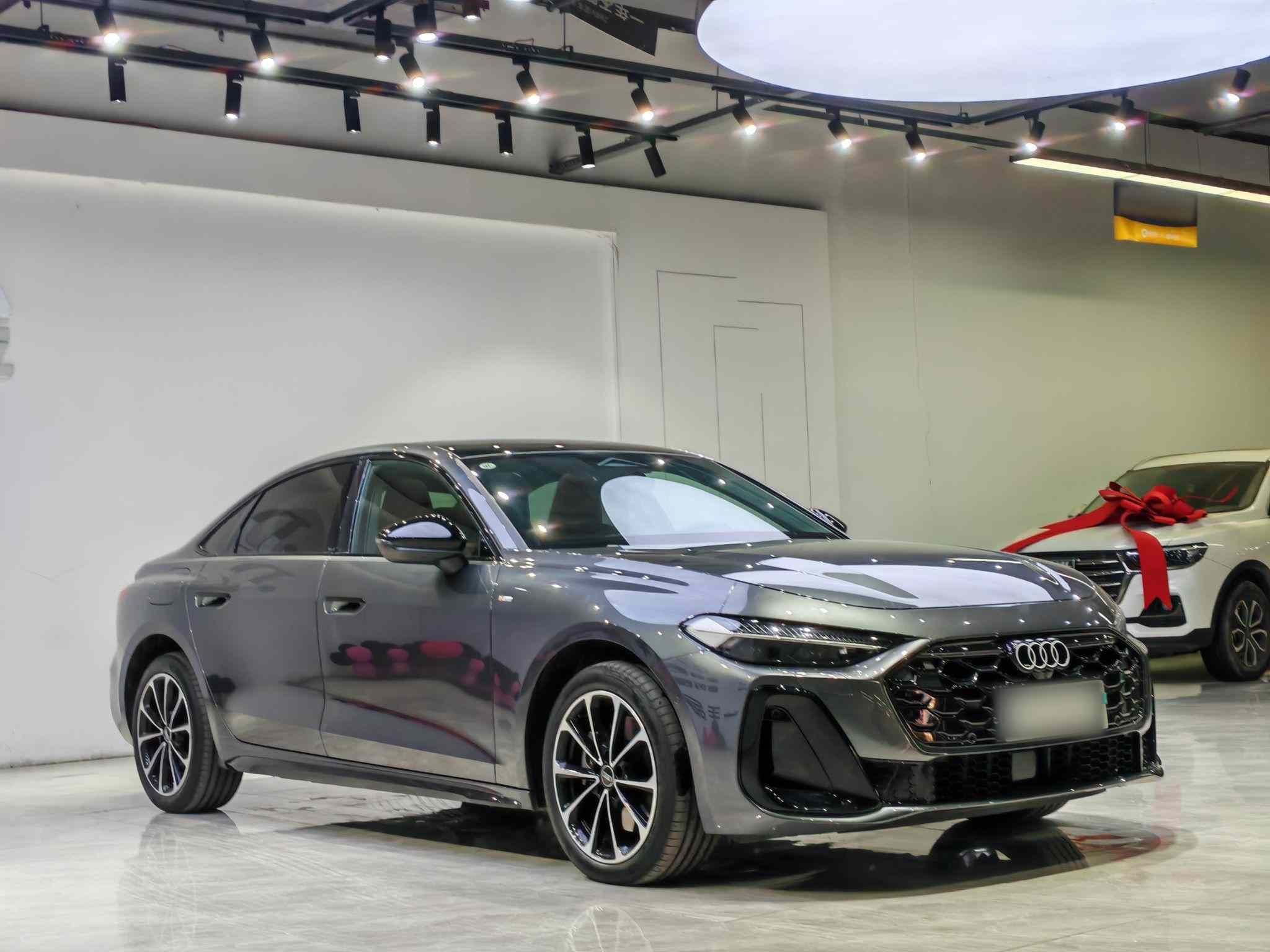 奥迪A5L 2026款 2.0T 运动版 Plus(4)