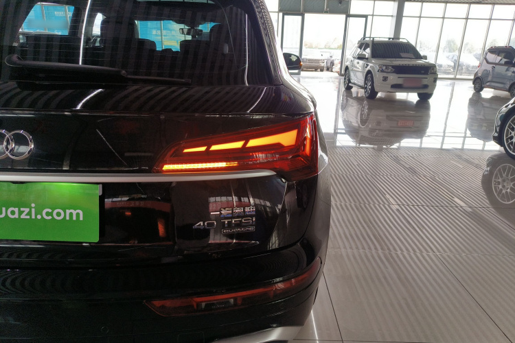 奥迪Q5L 2022款 改款 40T 豪华动感型车身外观9