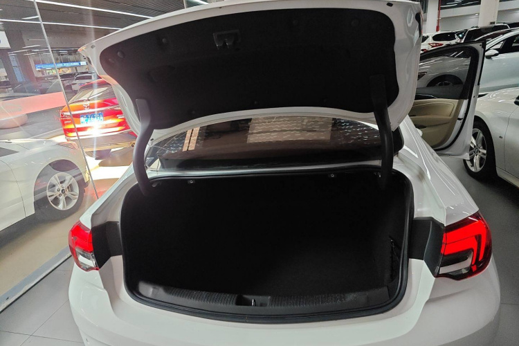 别克 君威 2020款 552T 精英型局部细节23