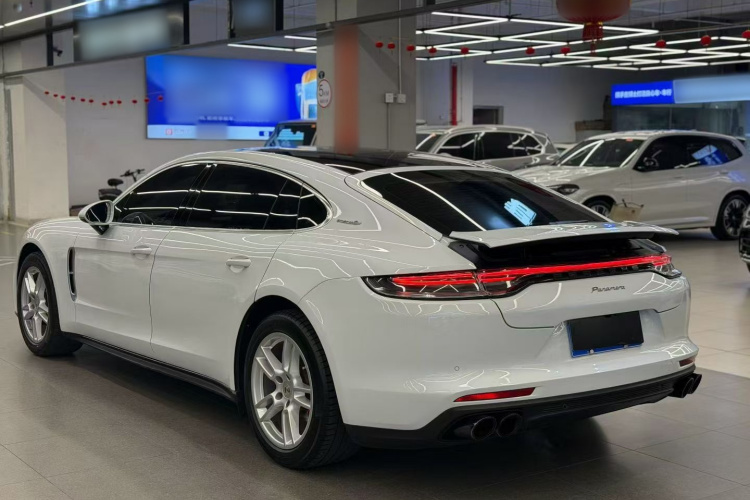 保时捷 2017款 Panamera 行政加长版 3.0T车身外观6003