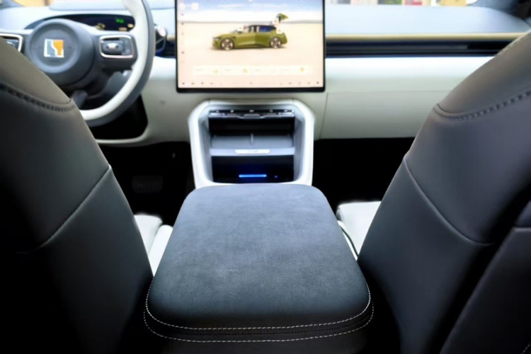 极氪007GT 2025款 后驱智驾版 75kWh中控内饰7003