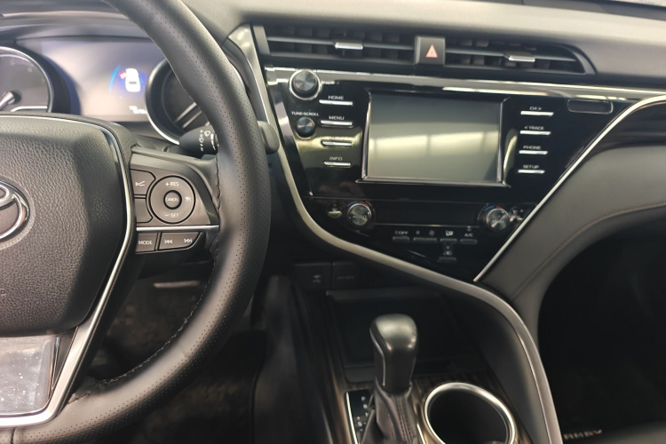 丰田 凯美瑞 2018款 2.0G 豪华版中控内饰7003