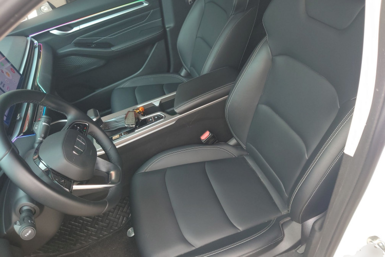 吉利汽车 帝豪 2025款 第4代 1.5L CVT尊贵型中控内饰19