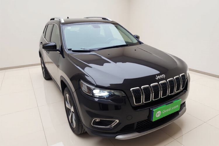 Jeep 自由光 2019款 2.0T 四驱探享版 国VI车身外观3
