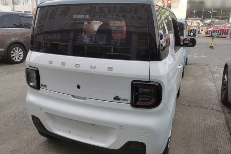 吉利银河 2024款 熊猫mini 200km 耐力熊车身外观6005